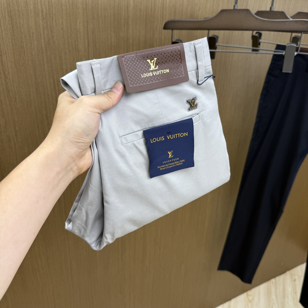 早春款 LV 🔥🔥高端定制 26早春新款薄款休闲西裤 柜台同步发售 原版定制复刻 客供五金辅料 原单品质