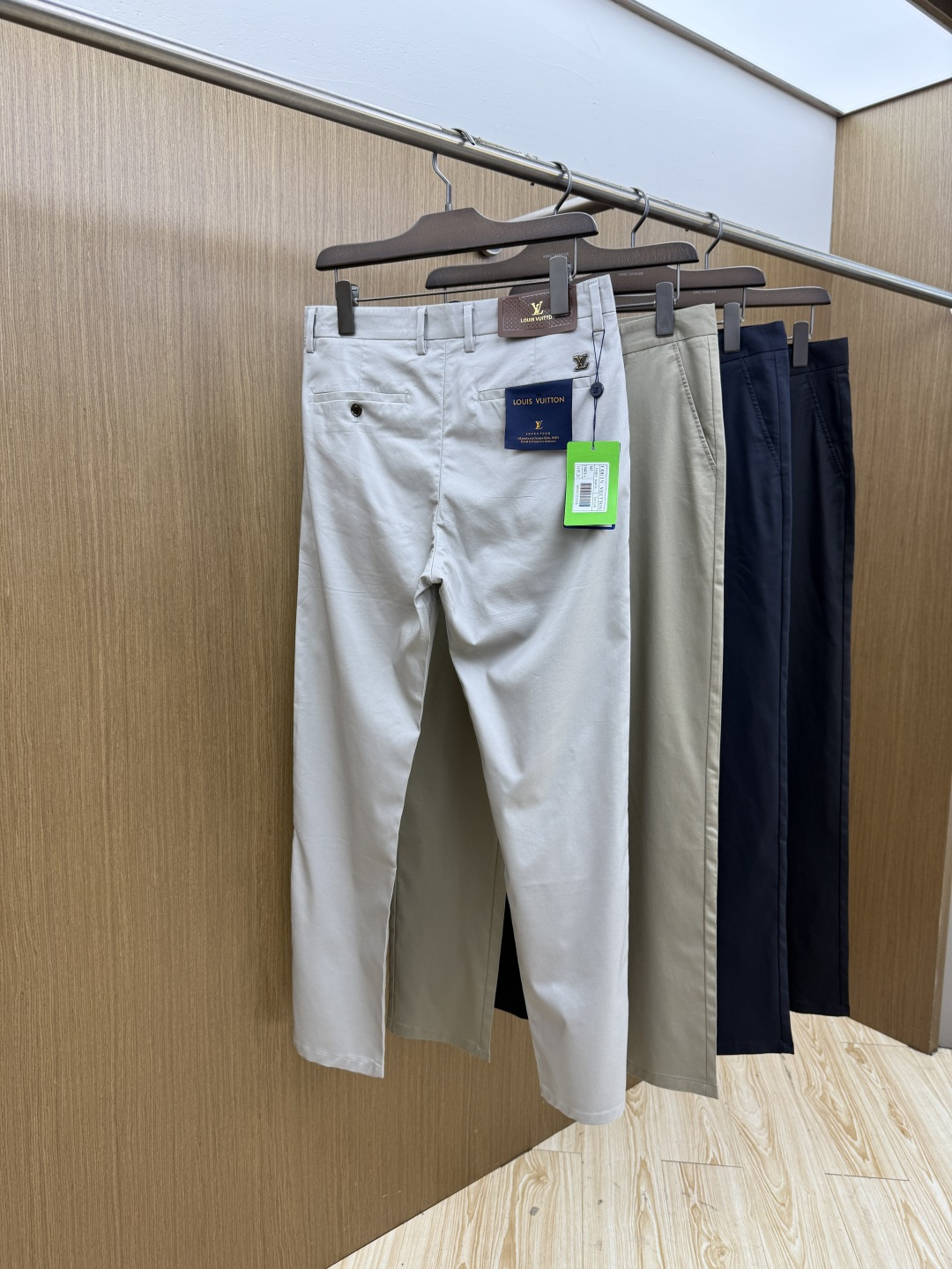 早春款 LV 🔥🔥高端定制 26早春新款薄款休闲西裤 柜台同步发售 原版定制复刻 客供五金辅料 原单品质