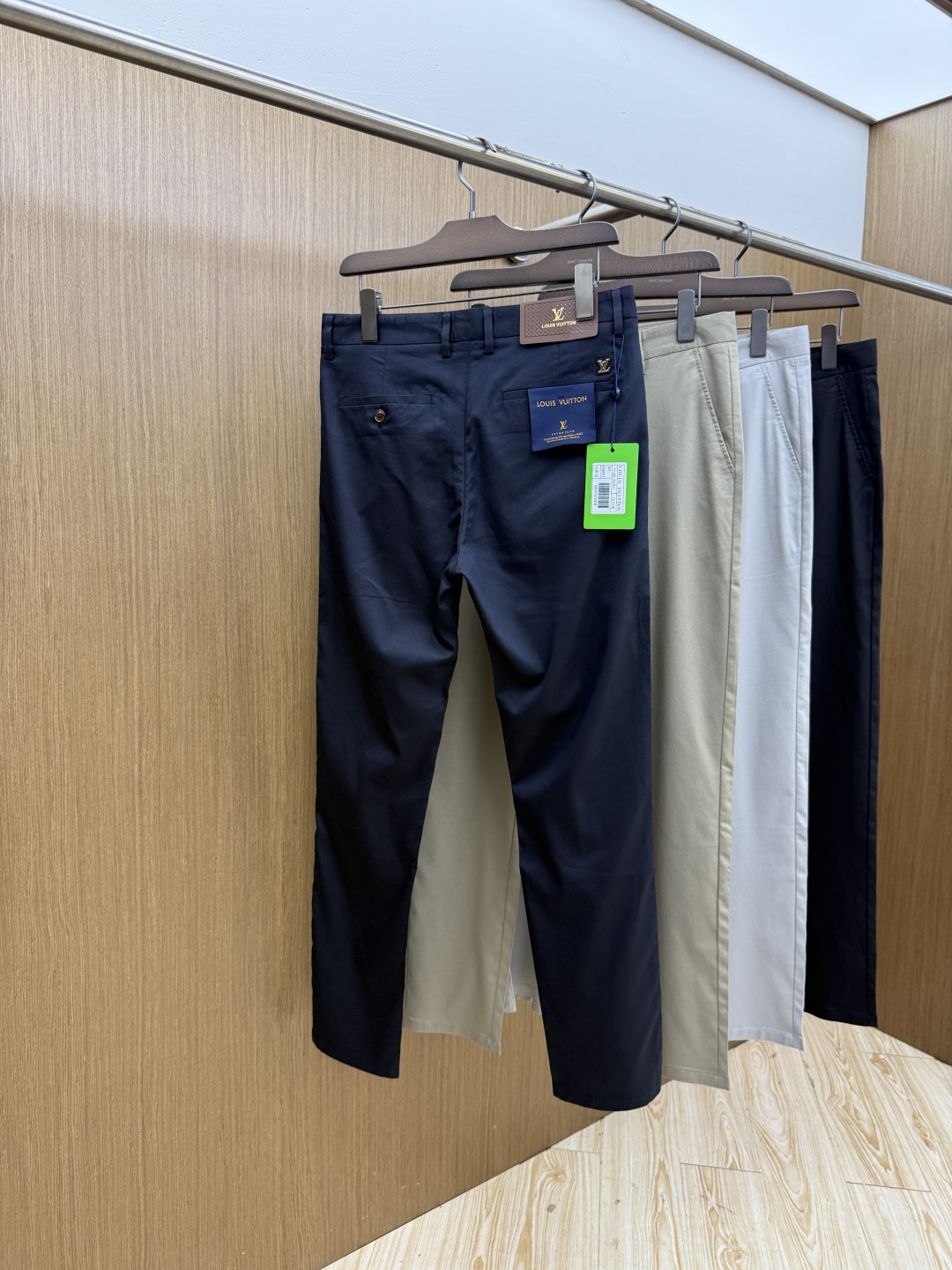 早春款 LV 🔥🔥高端定制 26早春新款薄款休闲西裤 柜台同步发售 原版定制复刻 客供五金辅料 原单品质
