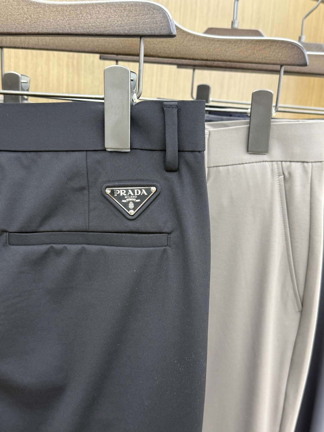 早春 PD🔥🔥高端定制 26FW春夏新款休闲裤👖原版进口面料柔软透气挺阔有型 定制五金 商务休闲必备 做