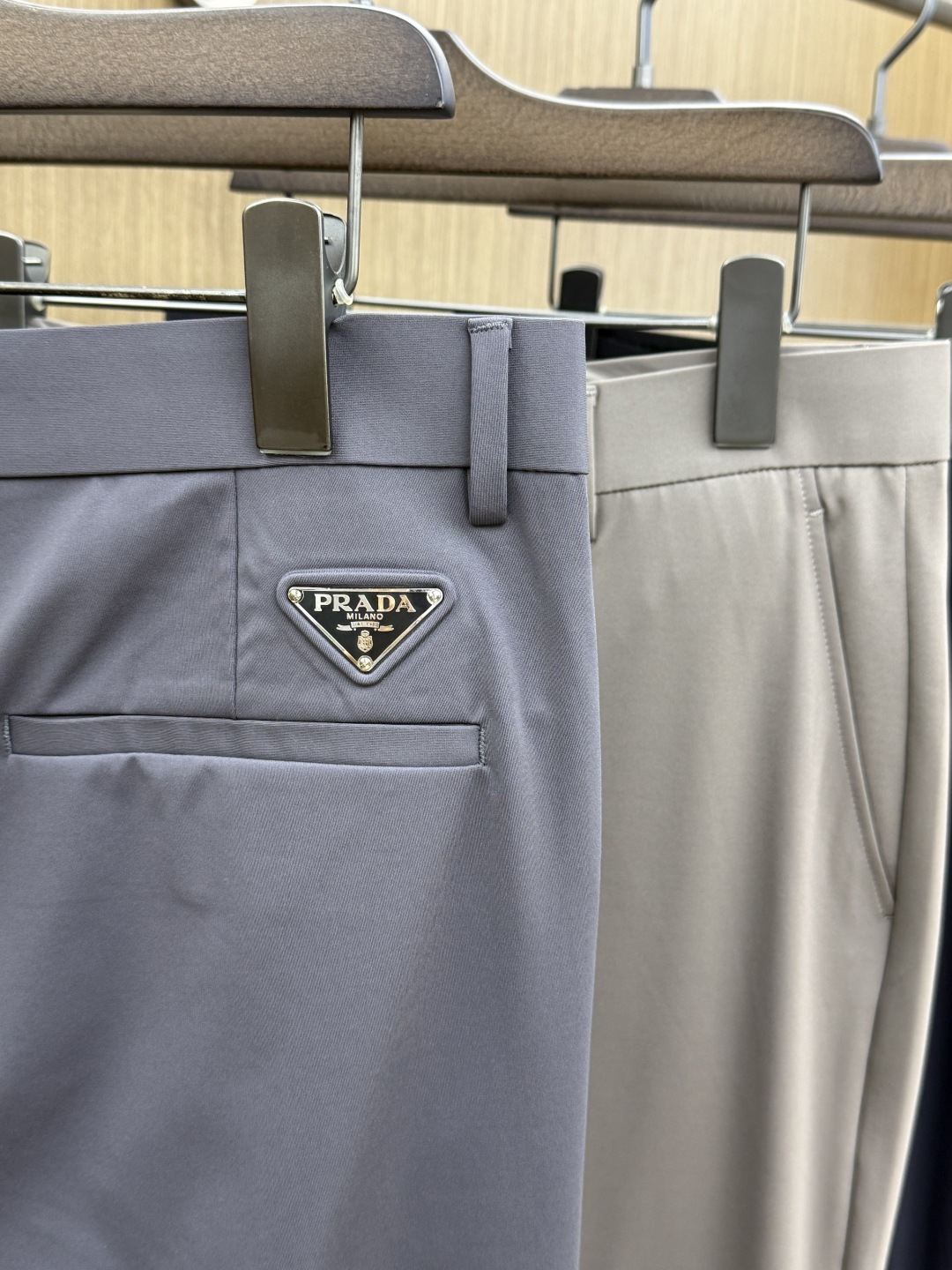 早春 PD🔥🔥高端定制 26FW春夏新款休闲裤👖原版进口面料柔软透气挺阔有型 定制五金 商务休闲必备 做