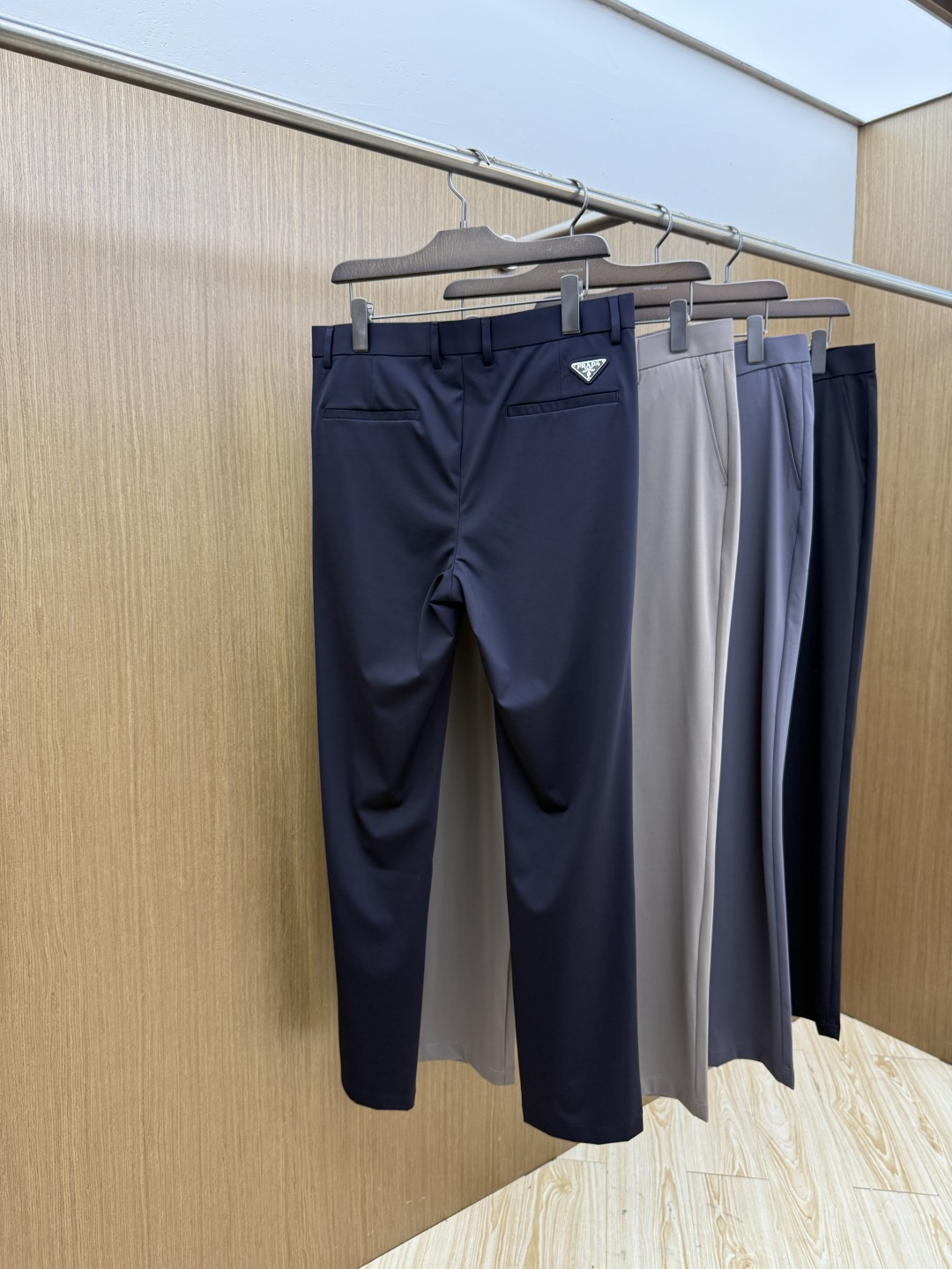 早春 PD🔥🔥高端定制 26FW春夏新款休闲裤👖原版进口面料柔软透气挺阔有型 定制五金 商务休闲必备 做