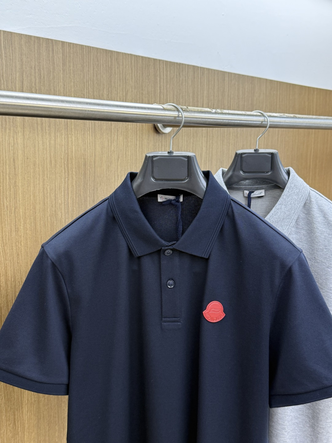 早春 Mon 🔥🔥高级定制 26ss春夏新款翻领POLO短袖T恤 原版定制 面料选用进口珠地棉 轻薄透气