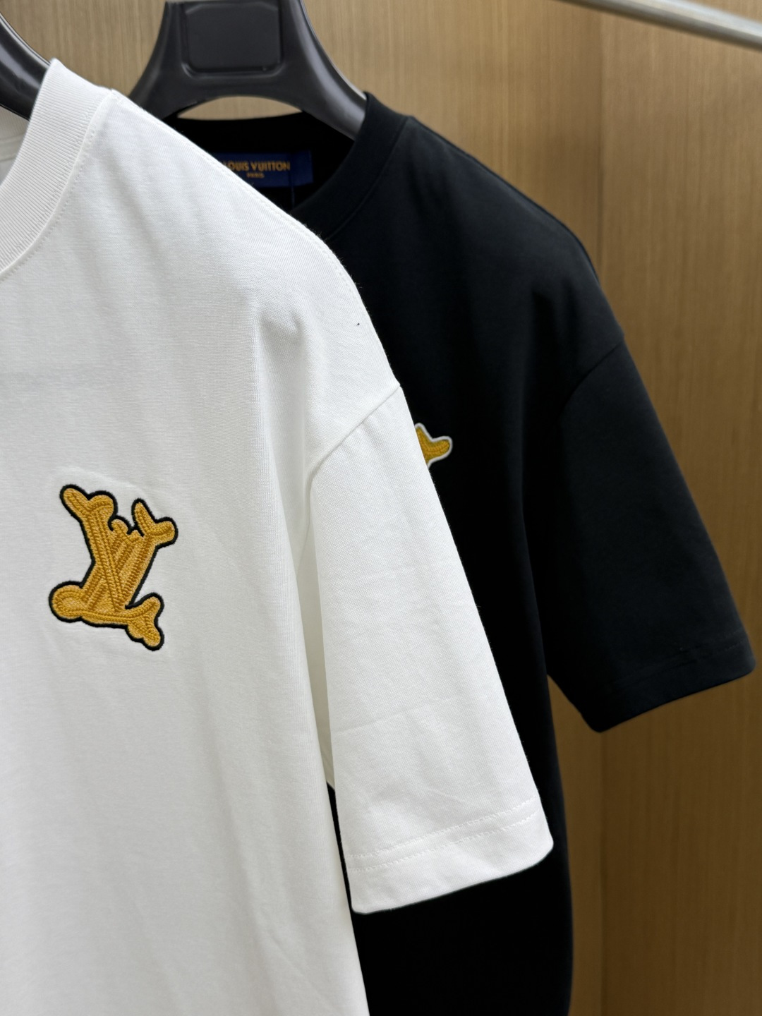 早春款 LV 🔥🔥Ss新款原单男士休闲短袖 高端定制 高端版本 时尚百搭爆款⚠️⚠️✨✨进口面料 手感超