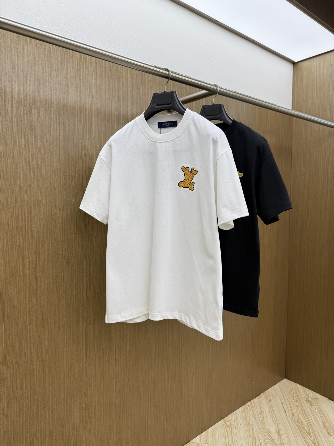 早春款 LV 🔥🔥Ss新款原单男士休闲短袖 高端定制 高端版本 时尚百搭爆款⚠️⚠️✨✨进口面料 手感超