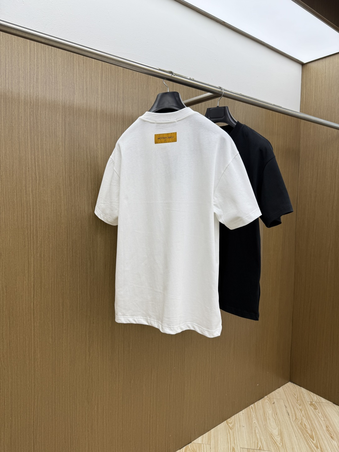 早春款 LV 🔥🔥Ss新款原单男士休闲短袖 高端定制 高端版本 时尚百搭爆款⚠️⚠️✨✨进口面料 手感超