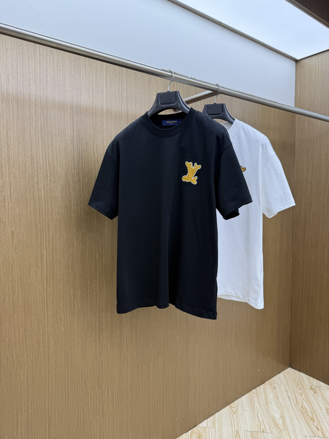 早春款 LV 🔥🔥Ss新款原单男士休闲短袖 高端定制 高端版本 时尚百搭爆款⚠️⚠️✨✨进口面料 手感超