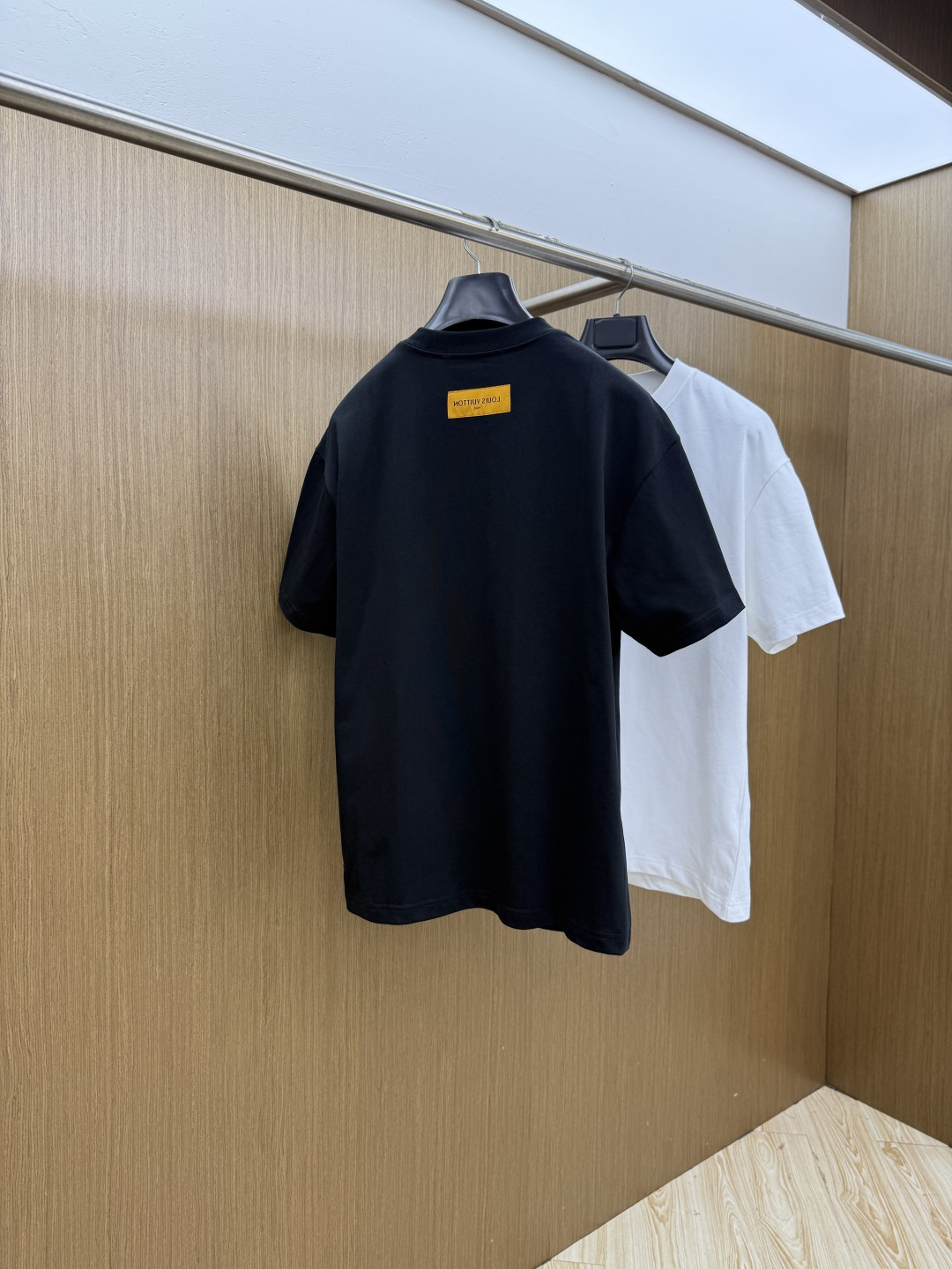 早春款 LV 🔥🔥Ss新款原单男士休闲短袖 高端定制 高端版本 时尚百搭爆款⚠️⚠️✨✨进口面料 手感超