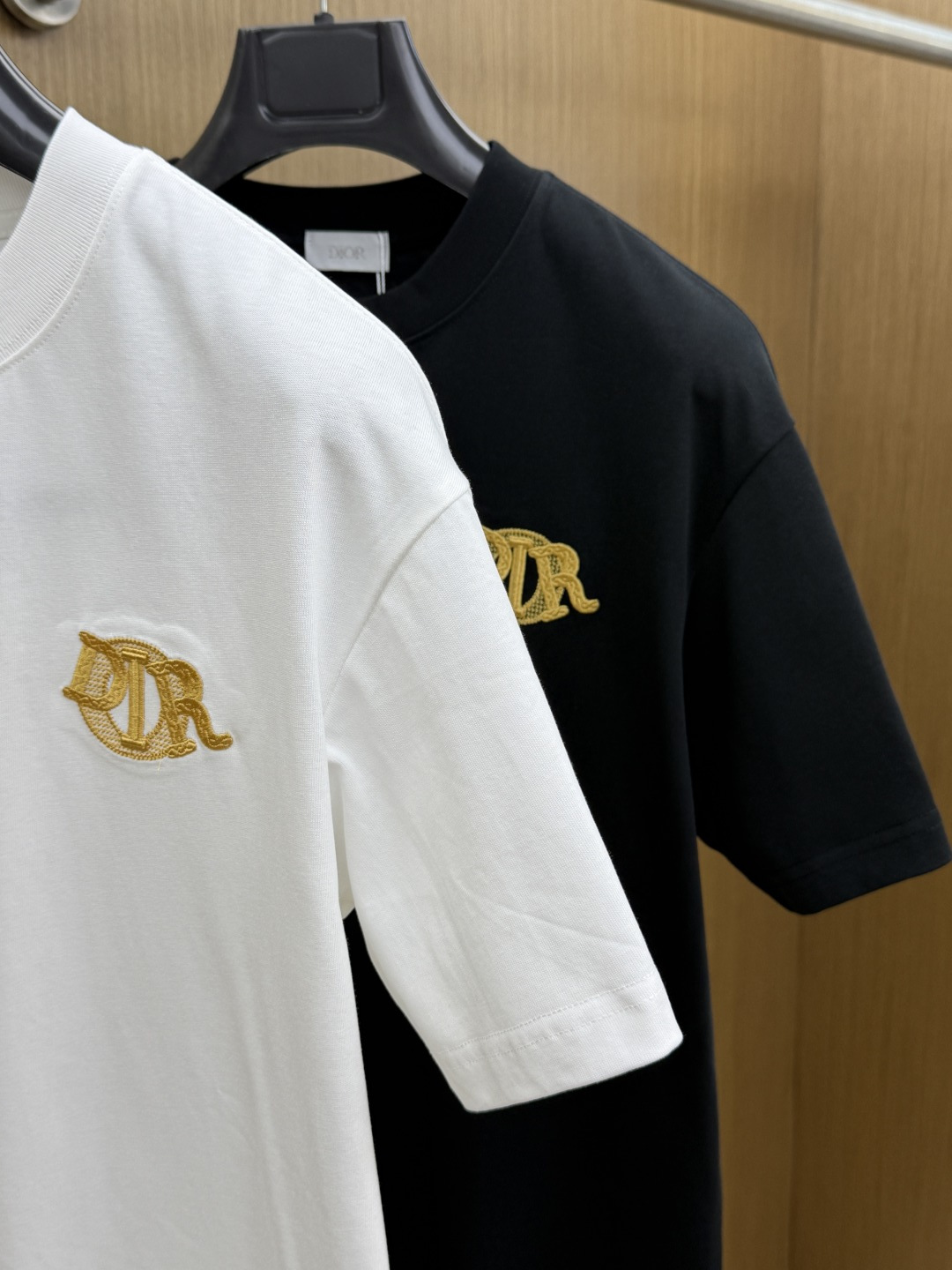 早春款 CD 🔥🔥Ss新款原单男士休闲短袖 高端定制 高端版本 时尚百搭爆款⚠️⚠️✨✨进口面料 手感超