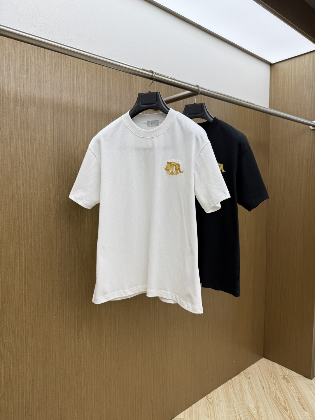 早春款 CD 🔥🔥Ss新款原单男士休闲短袖 高端定制 高端版本 时尚百搭爆款⚠️⚠️✨✨进口面料 手感超