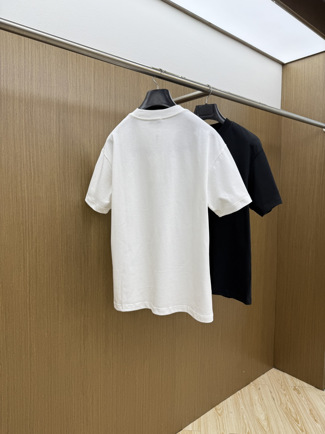 早春款 CD 🔥🔥Ss新款原单男士休闲短袖 高端定制 高端版本 时尚百搭爆款⚠️⚠️✨✨进口面料 手感超