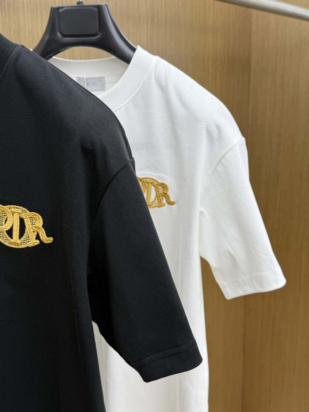 早春款 CD 🔥🔥Ss新款原单男士休闲短袖 高端定制 高端版本 时尚百搭爆款⚠️⚠️✨✨进口面料 手感超