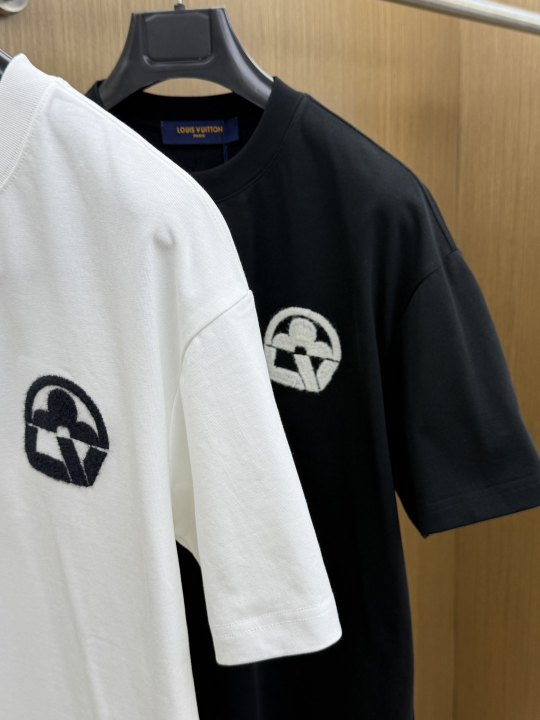 早春款 LV 🔥🔥Ss新款原单男士休闲短袖 高端定制 高端版本 时尚百搭爆款⚠️⚠️✨✨进口面料 手感超