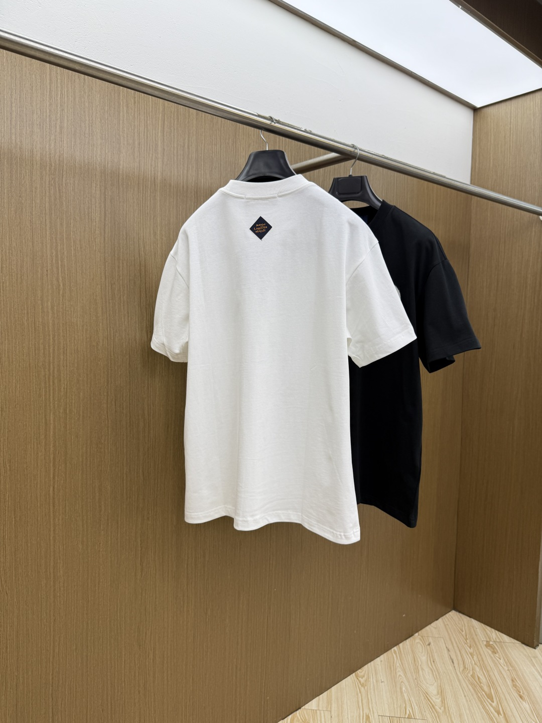 早春款 LV 🔥🔥Ss新款原单男士休闲短袖 高端定制 高端版本 时尚百搭爆款⚠️⚠️✨✨进口面料 手感超