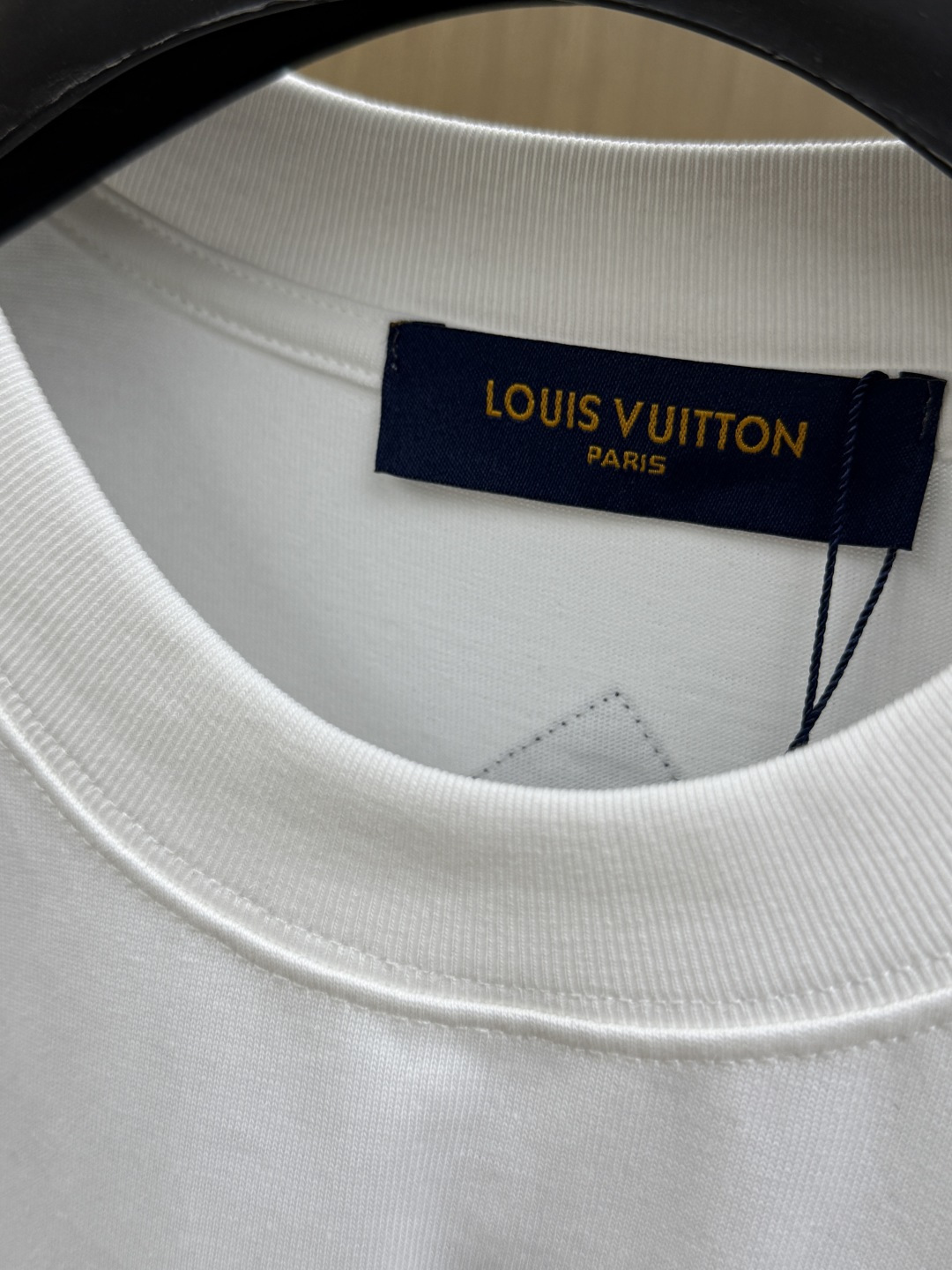 早春款 LV 🔥🔥Ss新款原单男士休闲短袖 高端定制 高端版本 时尚百搭爆款⚠️⚠️✨✨进口面料 手感超