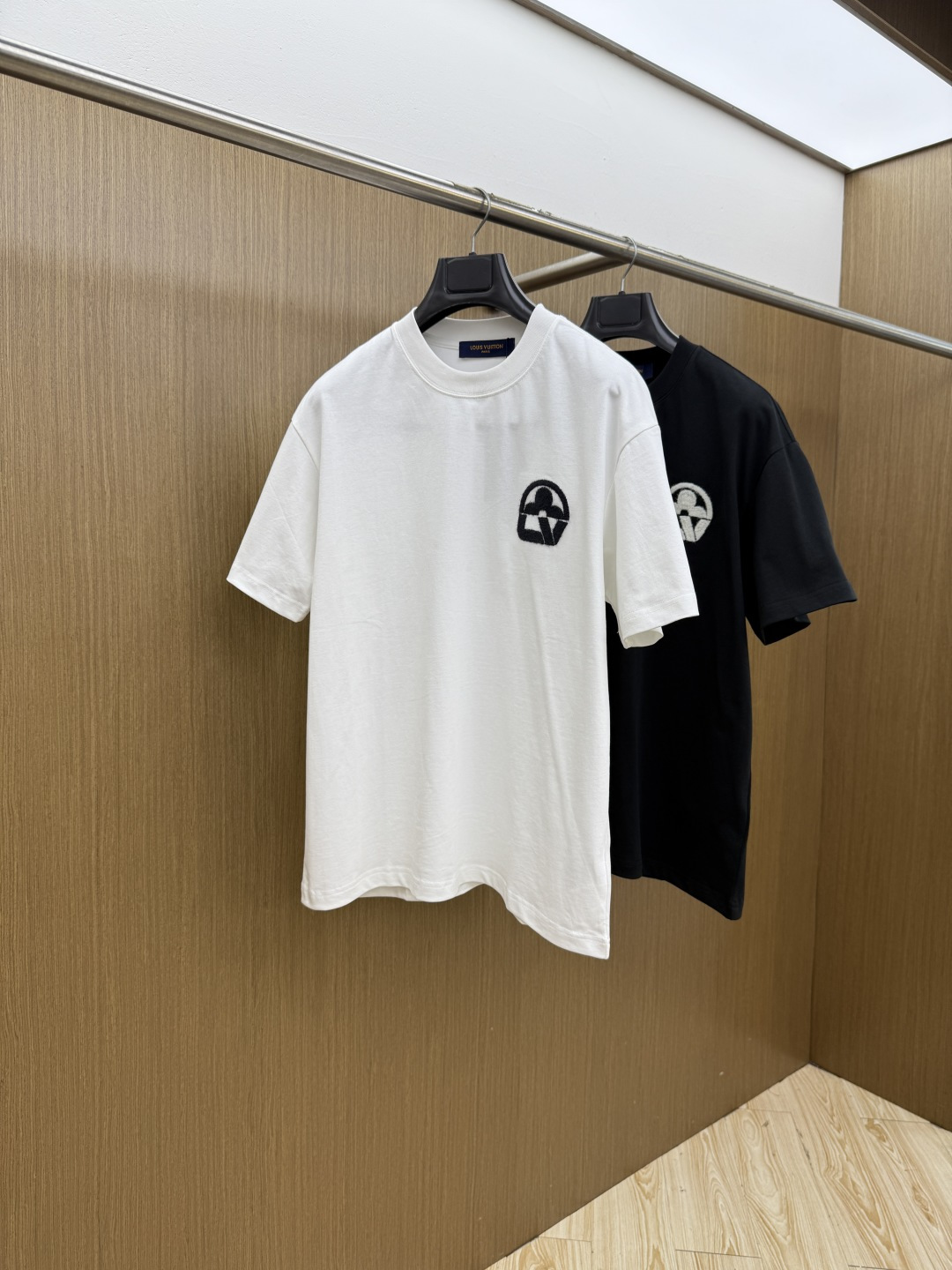 早春款 LV 🔥🔥Ss新款原单男士休闲短袖 高端定制 高端版本 时尚百搭爆款⚠️⚠️✨✨进口面料 手感超