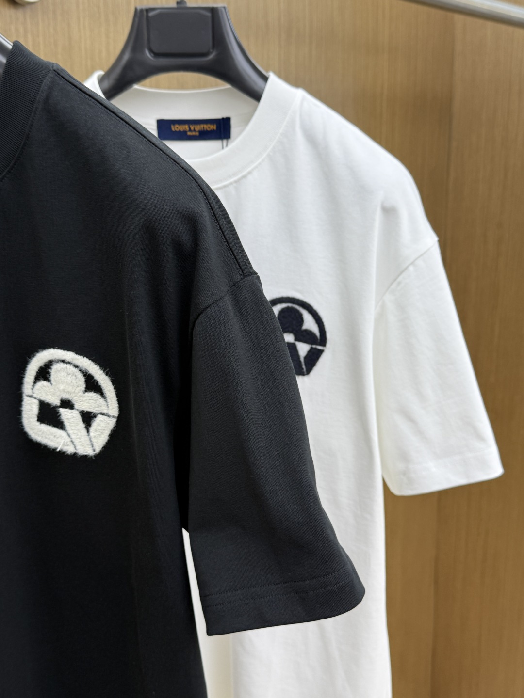 早春款 LV 🔥🔥Ss新款原单男士休闲短袖 高端定制 高端版本 时尚百搭爆款⚠️⚠️✨✨进口面料 手感超