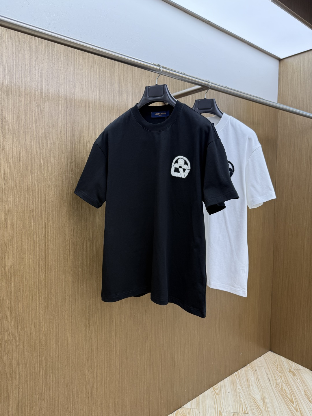 早春款 LV 🔥🔥Ss新款原单男士休闲短袖 高端定制 高端版本 时尚百搭爆款⚠️⚠️✨✨进口面料 手感超