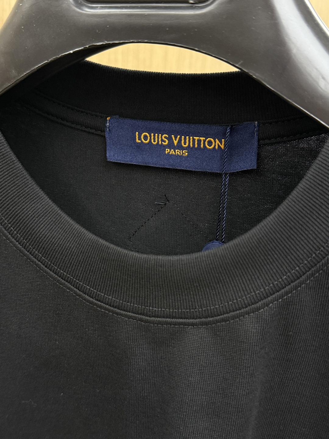 早春款 LV 🔥🔥Ss新款原单男士休闲短袖 高端定制 高端版本 时尚百搭爆款⚠️⚠️✨✨进口面料 手感超