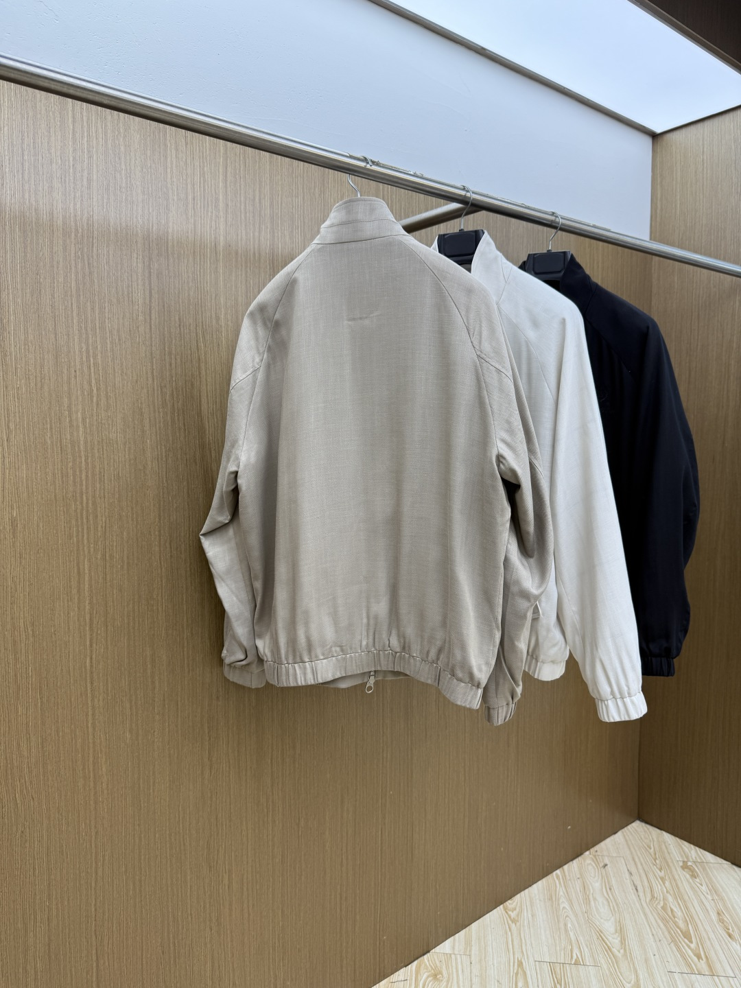 早春 loro Piana 🔥SS春夏新款男士休闲定制亚麻立领夹克外套。穿上简约干练的休闲外套，瞬间重回