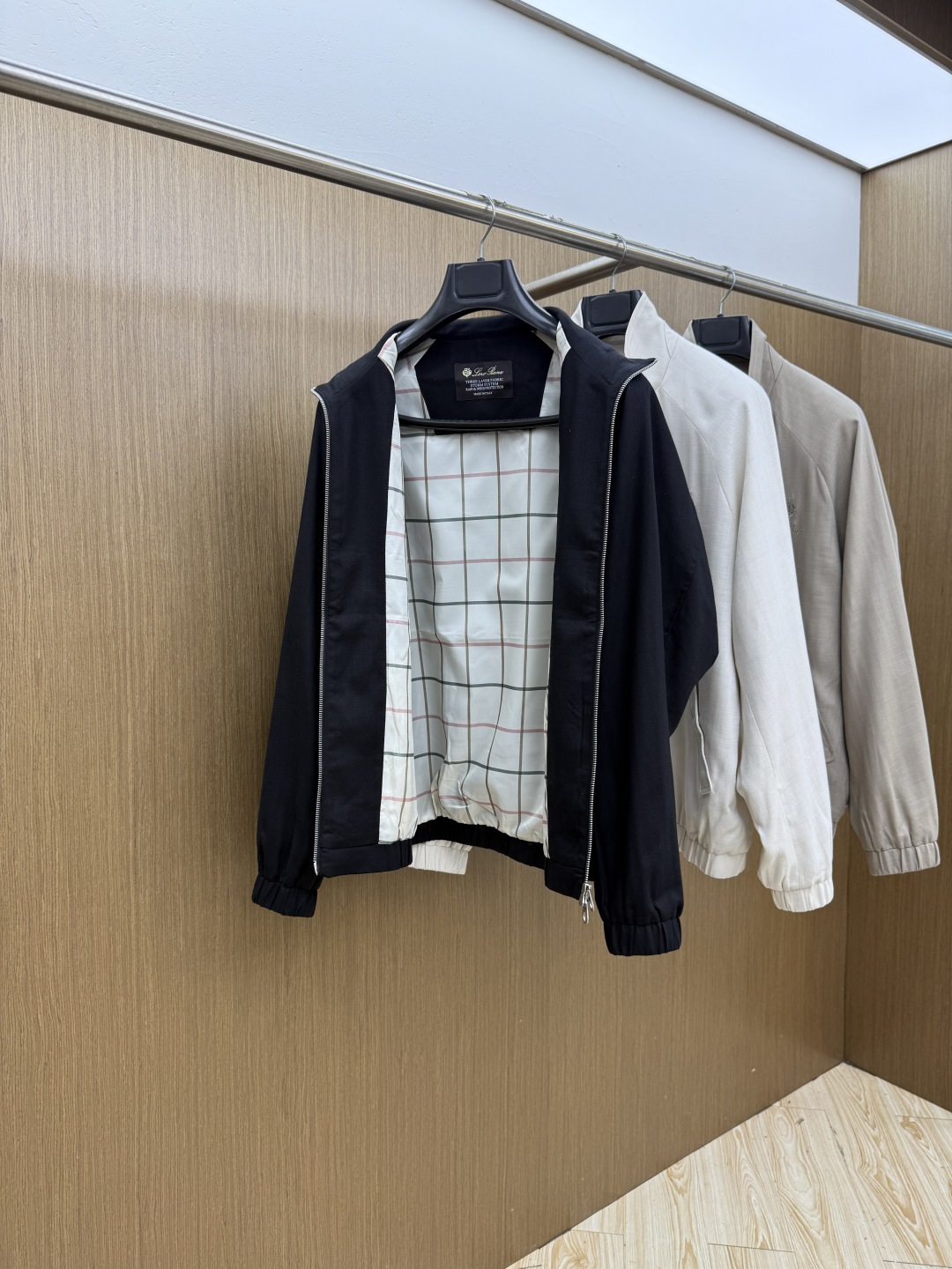 早春 loro Piana 🔥SS春夏新款男士休闲定制亚麻立领夹克外套。穿上简约干练的休闲外套，瞬间重回