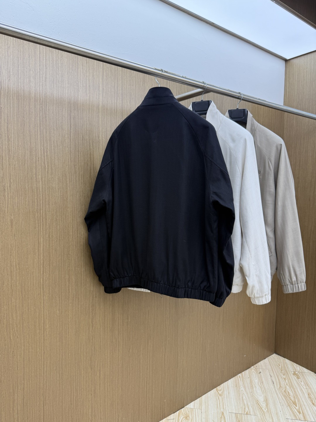 早春 loro Piana 🔥SS春夏新款男士休闲定制亚麻立领夹克外套。穿上简约干练的休闲外套，瞬间重回