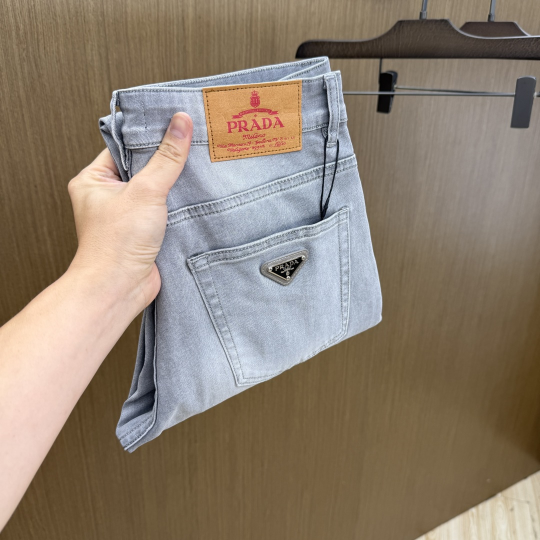 NO:848605,Early spring PD SS spring and summer new super soft washed jeans, handsome upper body, small straight design, slim cut, men's top casual cotton!  High-end stretch all-season versatile commuter denim men's pants!  The style is extremely versatile, the fabric is stretchy, and the material is also very outstanding. It has a bit of a retro and old-fashioned style. The thick fabric is suitable for all seasons. It is the industry's first exclusive model and is a versatile commuting model in all seasons!  These high-end slim fit stretch skinny jeans are versatile and comfortable!  29-38 (no 35,37),,jeans,19860909早春 PD SS春夏新品超柔和水洗牛仔裤 ,上身爆帅,小直筒设计,修身裁剪,男款顶级休闲棉质！高端弹力四季百搭通勤牛仔男裤！款式极其的百搭,面料弹力,材质也十分出众,有点复古做旧的风格,厚面料适合四季穿着业内独家首发款,四季百搭通勤款！这类高端的修身弹力紧身牛仔裤,fxq百搭而且舒适！ 29-38（无35,37）,,jeans,,Men's clothing