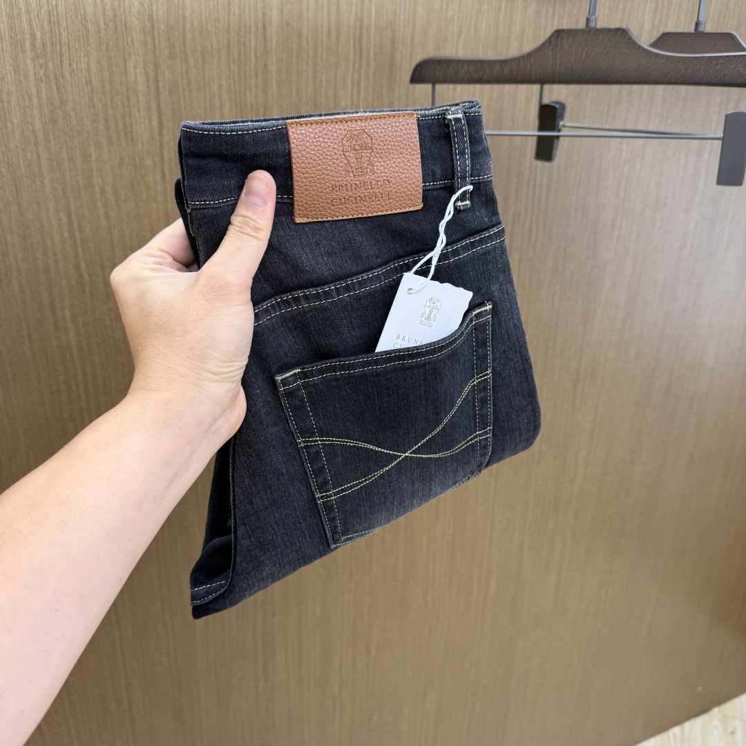 NO:848609,Early spring BC SS spring and summer new super soft washed jeans, cool upper body, small straight design, slim cut, men's top casual cotton!  High-end stretch all-season versatile commuter denim men's pants!  The style is extremely versatile, the fabric is stretchy, and the material is also very outstanding. It has a bit of a retro and old-fashioned style. The thick fabric is suitable for all seasons. It is the industry's first exclusive model and is a versatile commuting model in all seasons!  These high-end slim fit stretch skinny jeans are versatile and comfortable!  29-38 (no 35,37),,jeans,19860909早春 BC SS春夏新品超柔和水洗牛仔裤 ,上身爆帅,小直筒设计,修身裁剪,男款顶级休闲棉质！高端弹力四季百搭通勤牛仔男裤！款式极其的百搭,面料弹力,材质也十分出众,有点复古做旧的风格,厚面料适合四季穿着业内独家首发款,四季百搭通勤款！这类高端的修身弹力紧身牛仔裤,fxq百搭而且舒适！ 29-38（无35,37）,,jeans,,Men's clothing