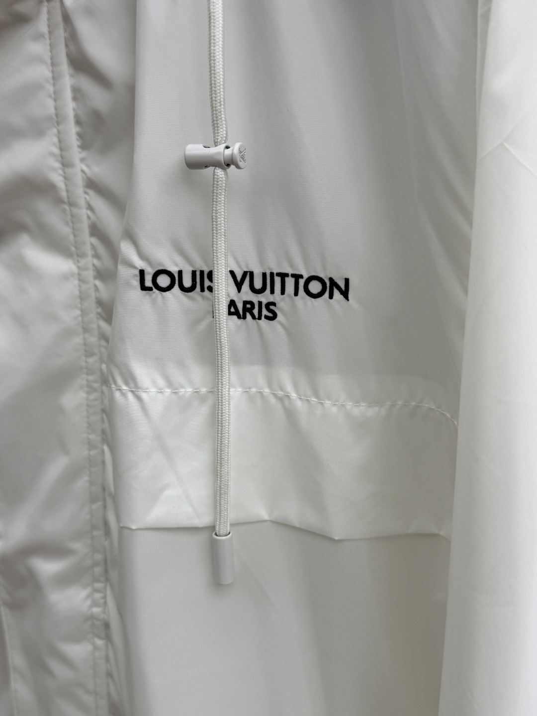 早春 LV 26春夏 男装高端梭织/风衣高端精品系列外套，时尚男女同款，贸易公司渠道订单，官网专柜在售系