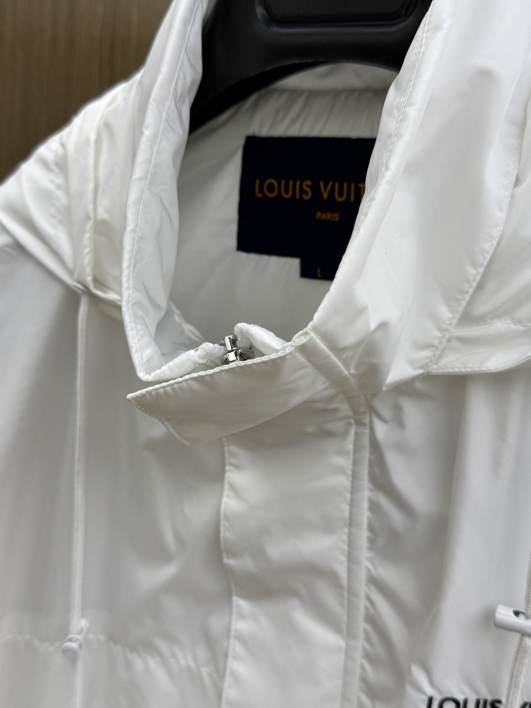 早春 LV 26春夏 男装高端梭织/风衣高端精品系列外套，时尚男女同款，贸易公司渠道订单，官网专柜在售系