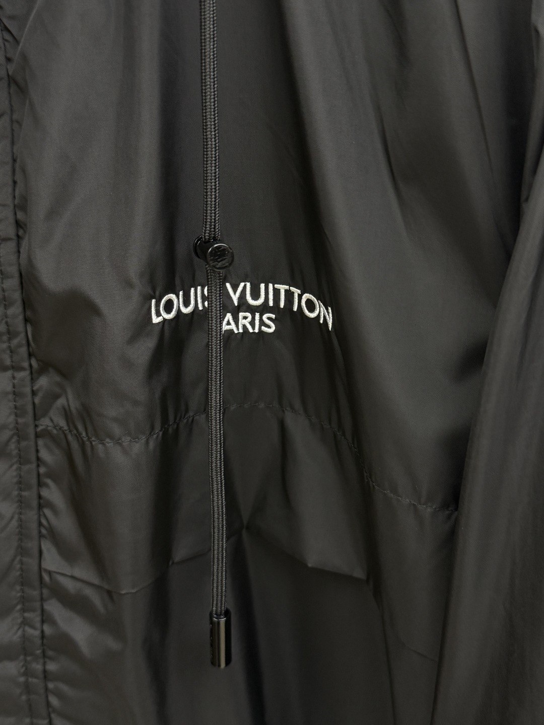 早春 LV 26春夏 男装高端梭织/风衣高端精品系列外套，时尚男女同款，贸易公司渠道订单，官网专柜在售系