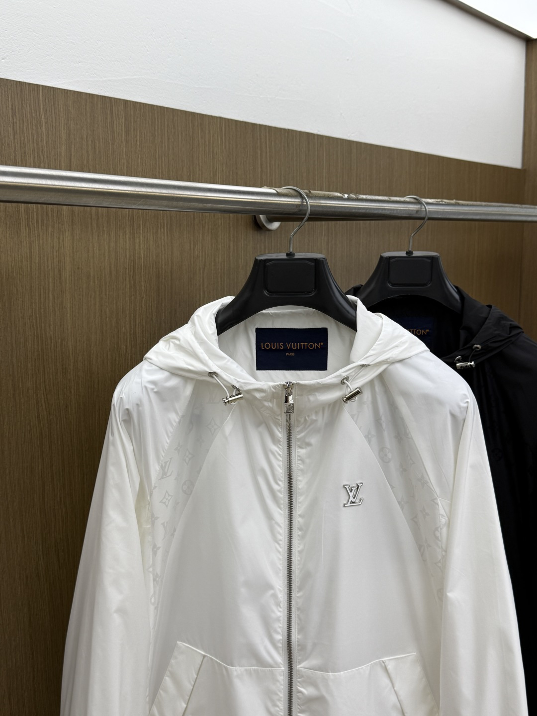 早春 LV 26春夏 男装高端梭织/风衣高端精品系列外套，时尚男女同款，贸易公司渠道订单，官网专柜在售系