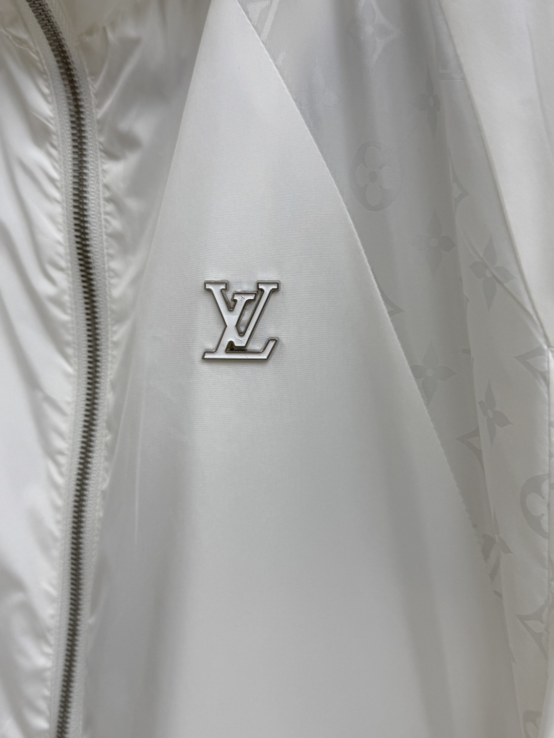 早春 LV 26春夏 男装高端梭织/风衣高端精品系列外套，时尚男女同款，贸易公司渠道订单，官网专柜在售系