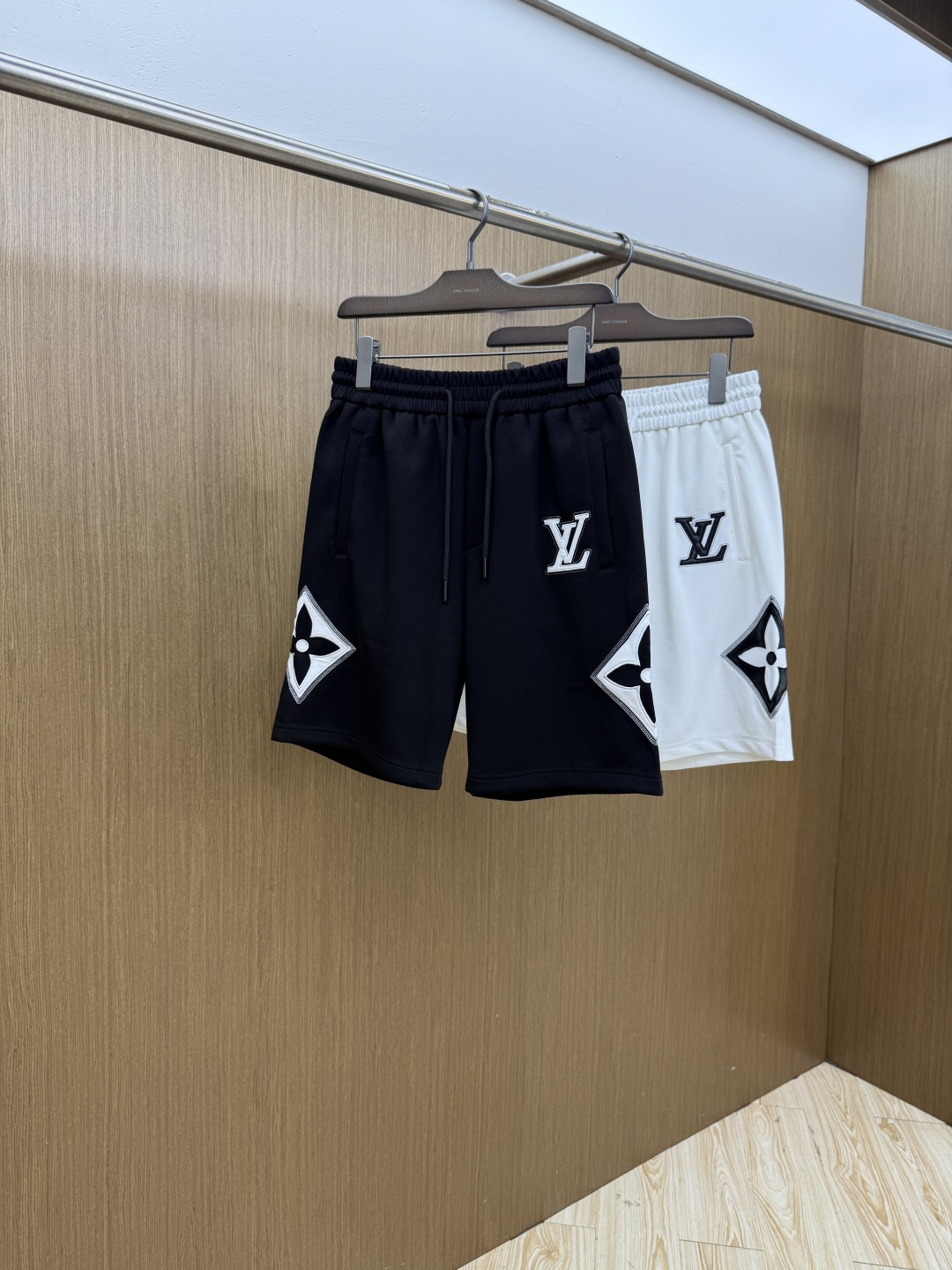 Louis Vuitton Shorts 09489