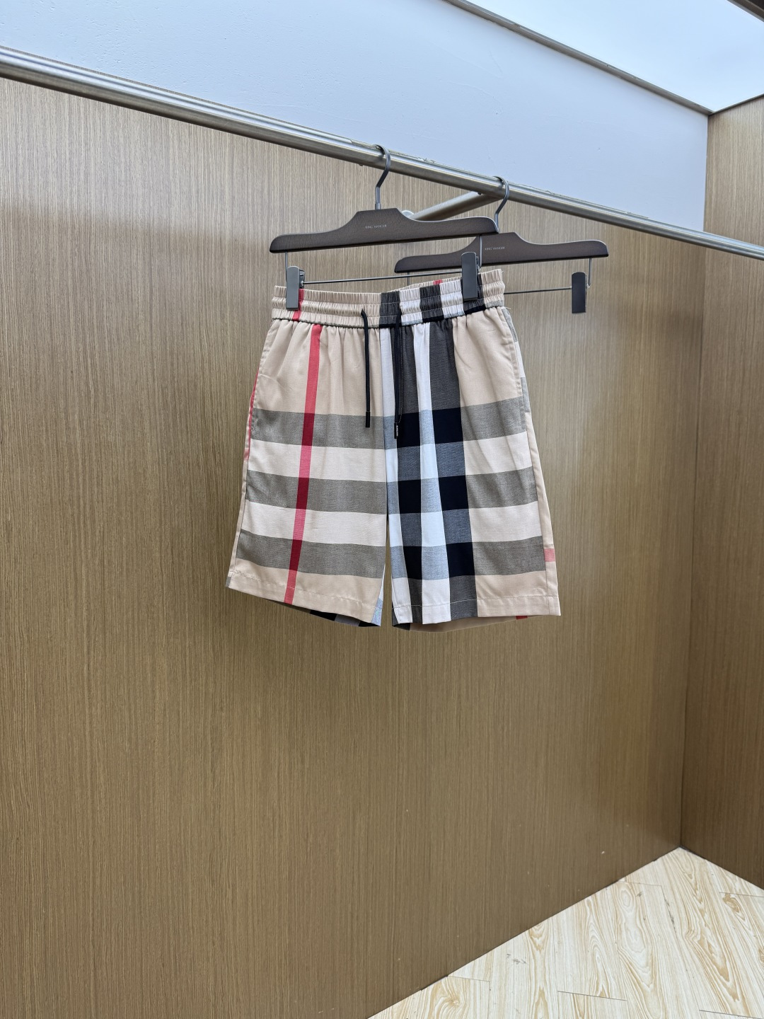 Shorts 09477