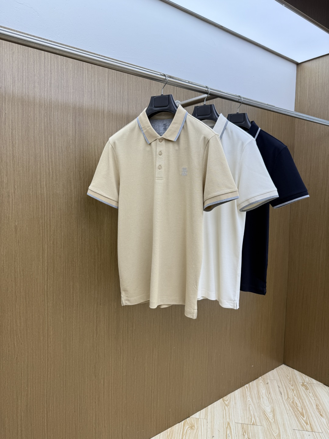 NO:775712,Early spring Bc advanced customization 26ss spring and summer new lapel POLO short-sleeved T-shirt, original customization, the fabric is made of imported pique cotton, light and breathable, silky and comfortable upper body, high-end atmosphere, classic and versatile, code number 48-56 C10,, T-shirt, tees, t-shirt,19860909早春 Bc 高级定制 26ss春夏新款翻领POLO短袖T恤 原版定制 面料选用进口珠地棉 轻薄透气 上身丝滑舒适 高端大气经典百搭 码数48-56  C10,,T-shirt,tees，t-shirt,,Men's clothing