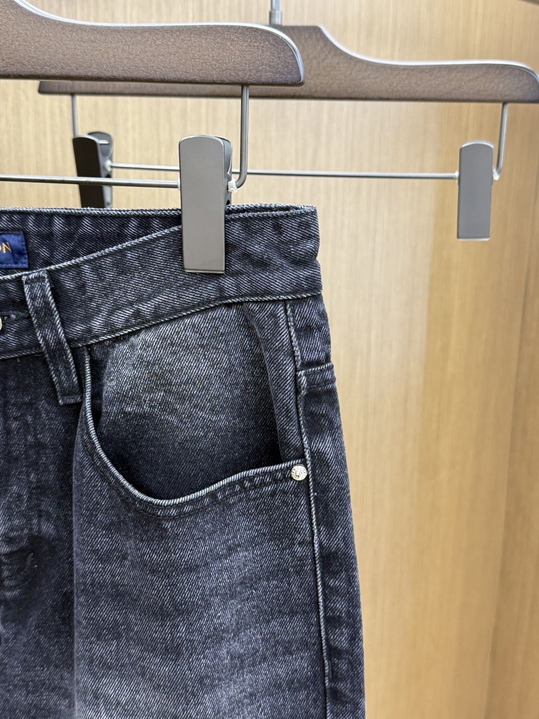 春夏 LV 🔥🔥高端定制、2026春夏最新款牛仔裤 柜台同步发售 原版定制复刻 客供五金辅料 原单品质 