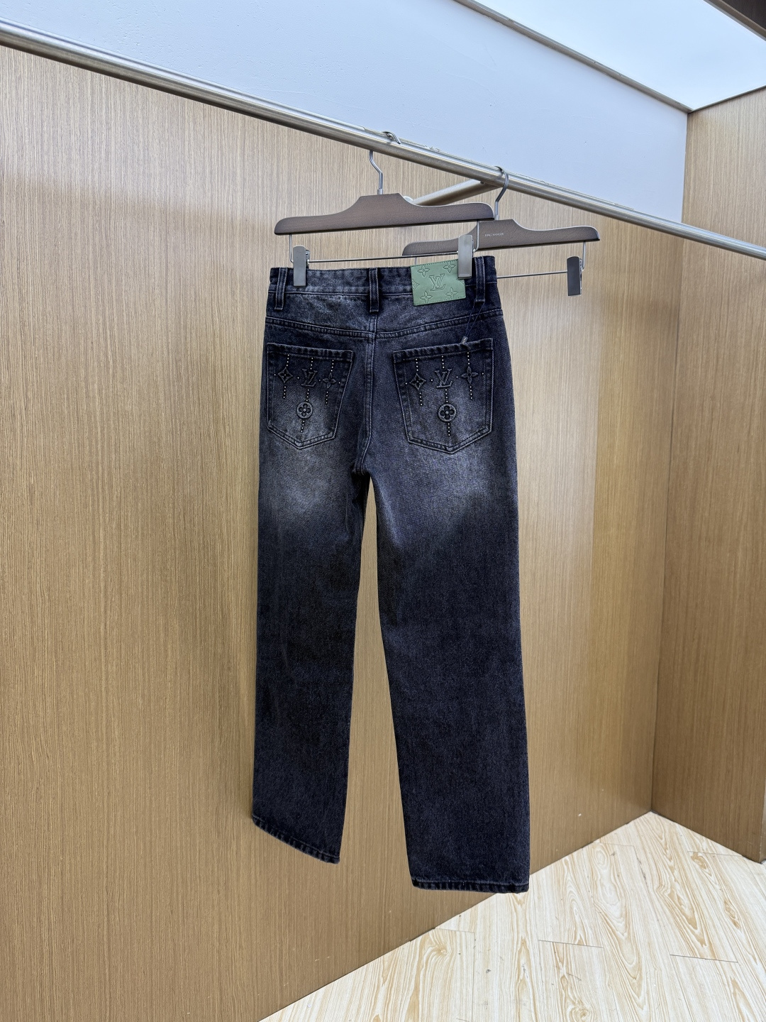 春夏 LV 🔥🔥高端定制、2026春夏最新款牛仔裤 柜台同步发售 原版定制复刻 客供五金辅料 原单品质 