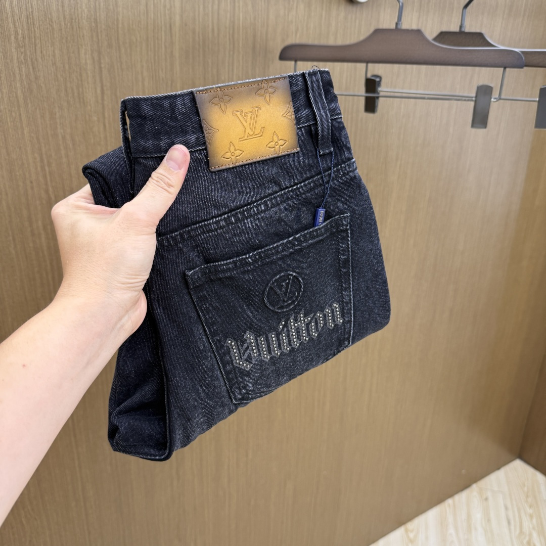 春夏 LV 🔥🔥高端定制、2026春夏最新款牛仔裤 柜台同步发售 原版定制复刻 客供五金辅料 原单品质 