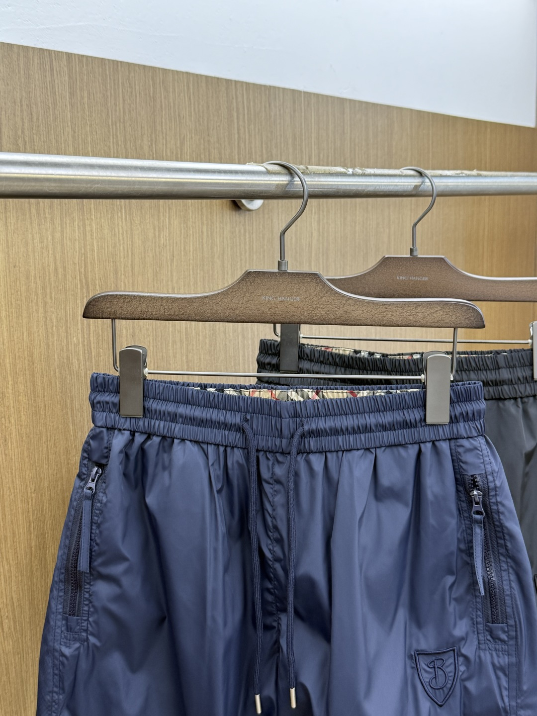 早春 BBR 🔥🔥Ss独家专供新款休闲沙滩短裤🩳高端版本！定制面料 内里纱网 透气舒适度高，细节无可挑剔