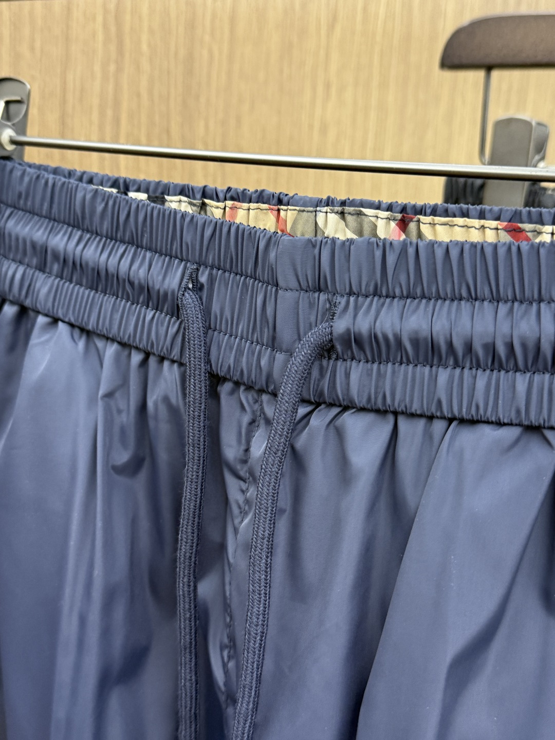 早春 BBR 🔥🔥Ss独家专供新款休闲沙滩短裤🩳高端版本！定制面料 内里纱网 透气舒适度高，细节无可挑剔