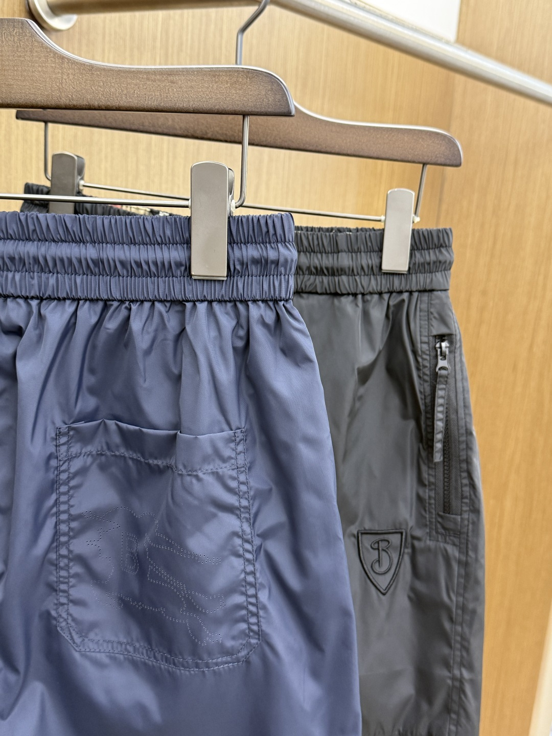 早春 BBR 🔥🔥Ss独家专供新款休闲沙滩短裤🩳高端版本！定制面料 内里纱网 透气舒适度高，细节无可挑剔