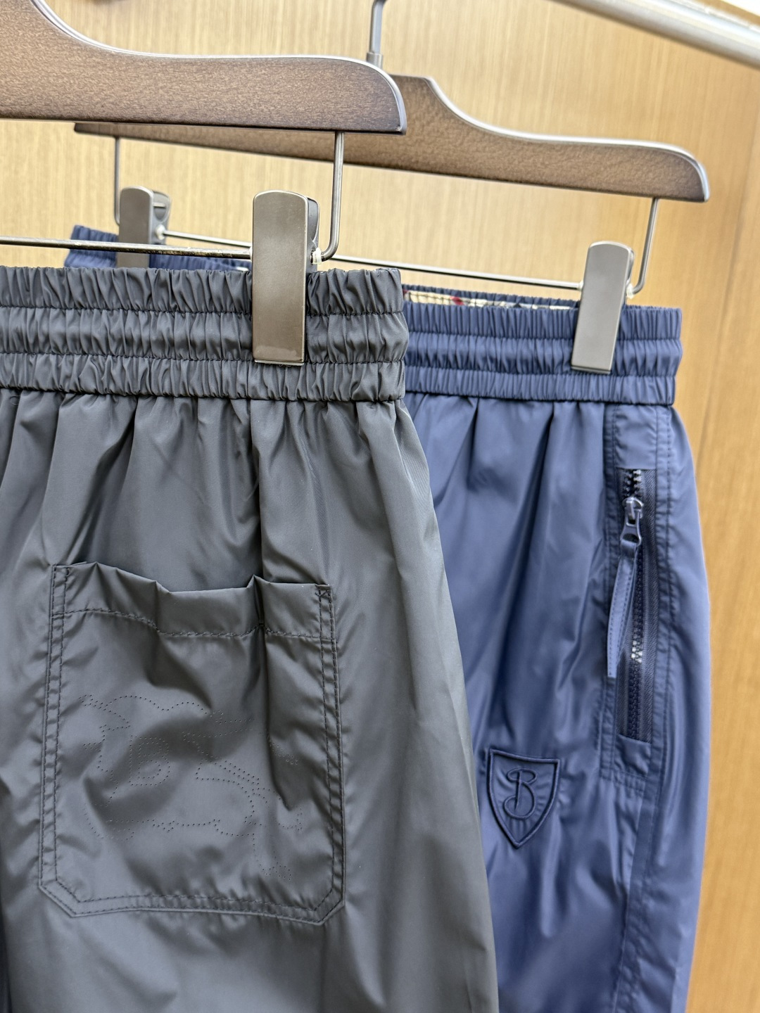 早春 BBR 🔥🔥Ss独家专供新款休闲沙滩短裤🩳高端版本！定制面料 内里纱网 透气舒适度高，细节无可挑剔