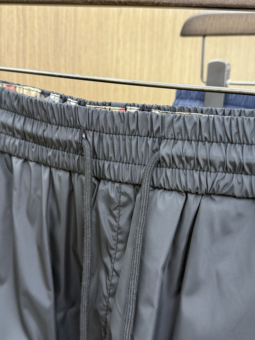 早春 BBR 🔥🔥Ss独家专供新款休闲沙滩短裤🩳高端版本！定制面料 内里纱网 透气舒适度高，细节无可挑剔