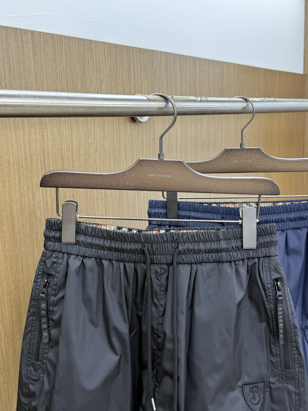 早春 BBR 🔥🔥Ss独家专供新款休闲沙滩短裤🩳高端版本！定制面料 内里纱网 透气舒适度高，细节无可挑剔