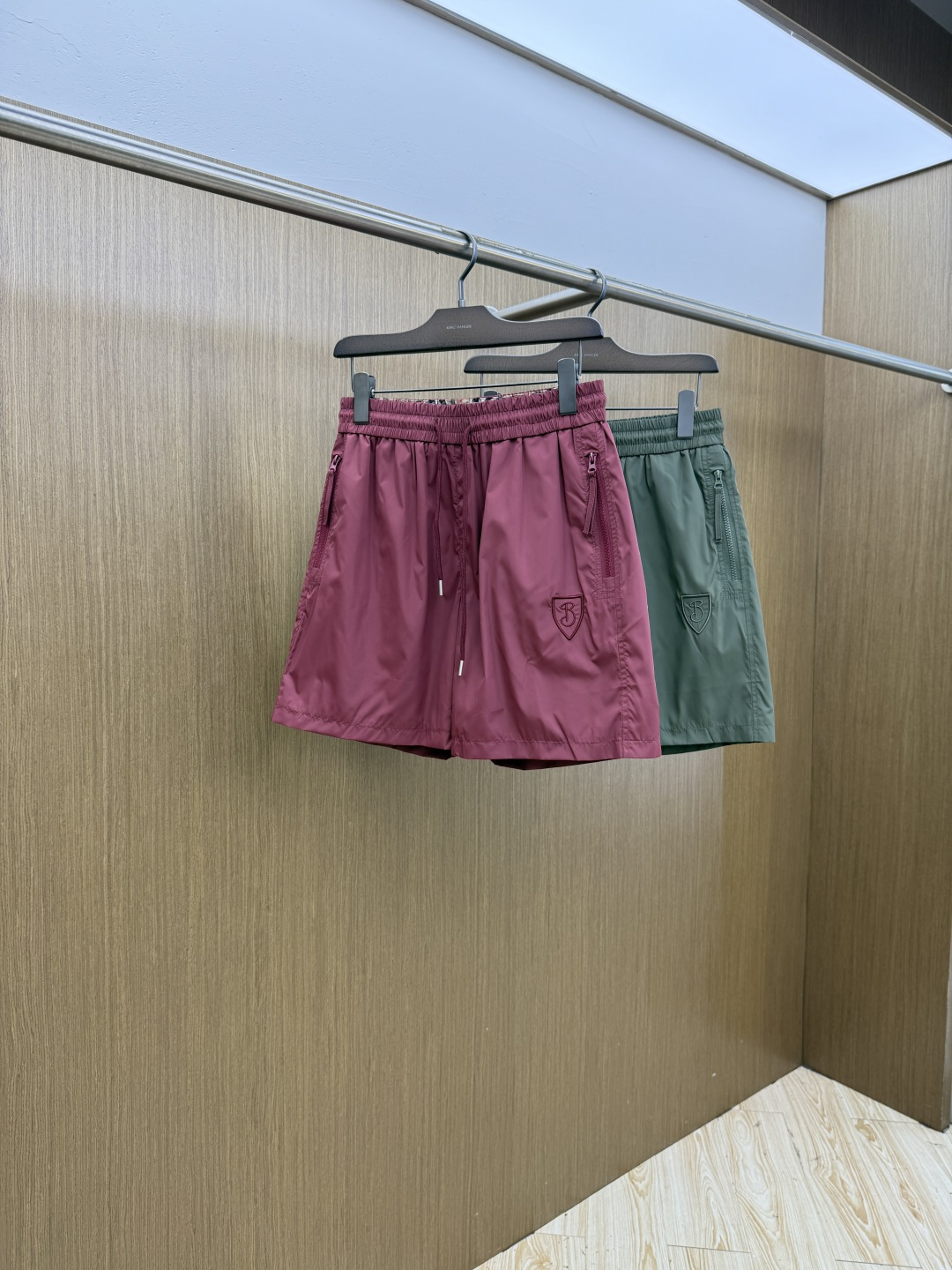 早春 BBR 🔥🔥Ss独家专供新款休闲沙滩短裤🩳高端版本！定制面料 内里纱网 透气舒适度高，细节无可挑剔