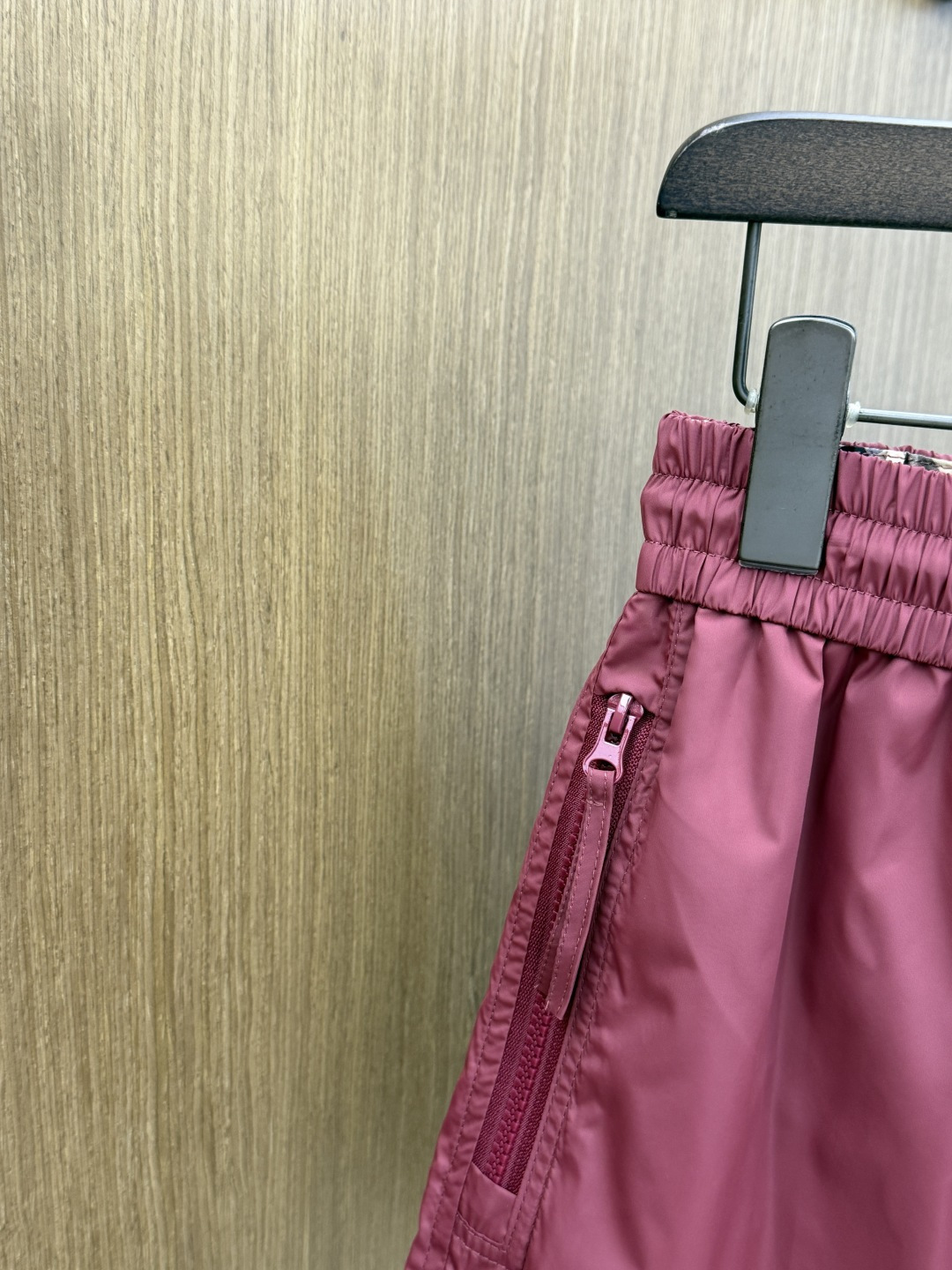 早春 BBR 🔥🔥Ss独家专供新款休闲沙滩短裤🩳高端版本！定制面料 内里纱网 透气舒适度高，细节无可挑剔