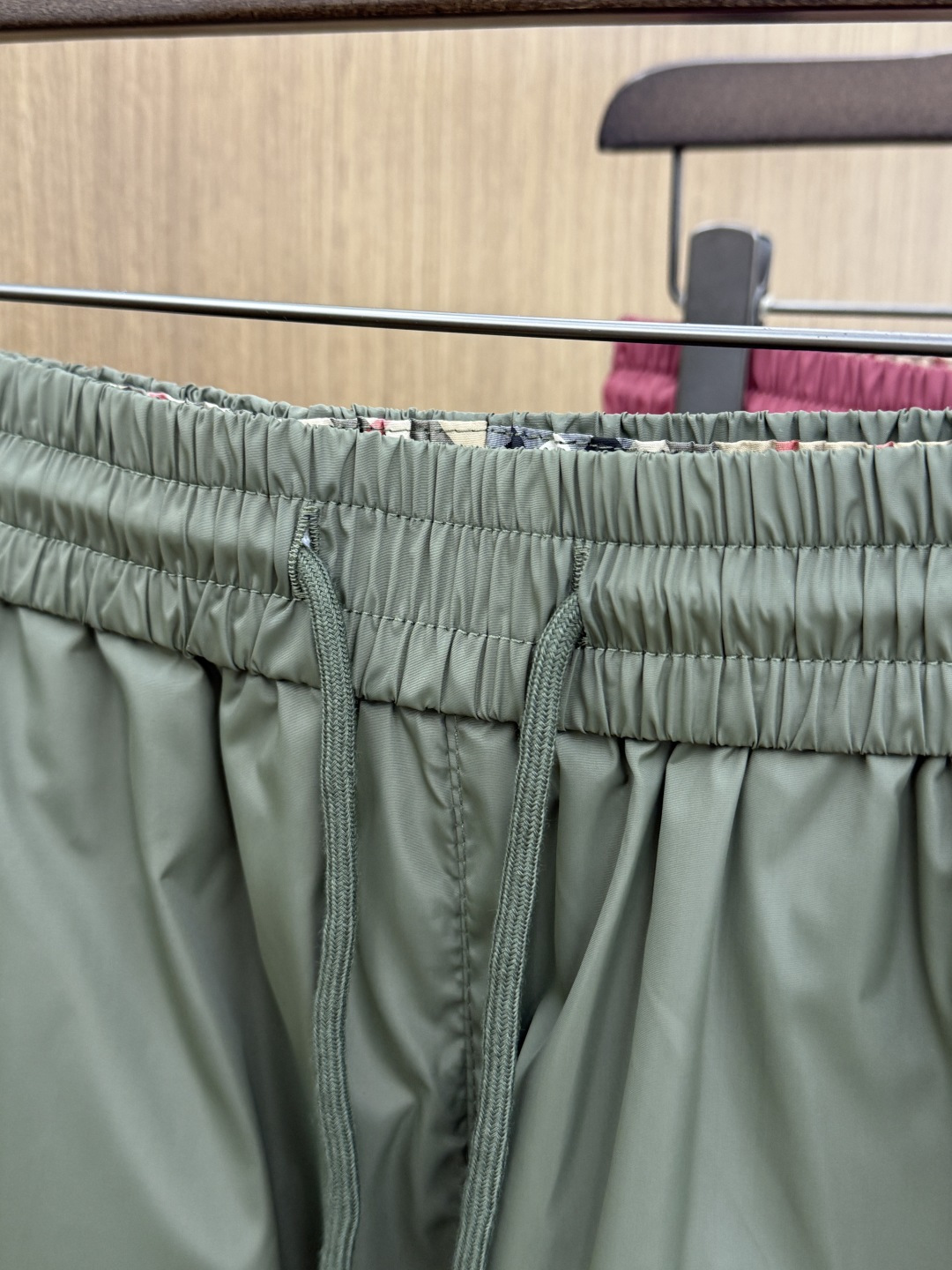 早春 BBR 🔥🔥Ss独家专供新款休闲沙滩短裤🩳高端版本！定制面料 内里纱网 透气舒适度高，细节无可挑剔