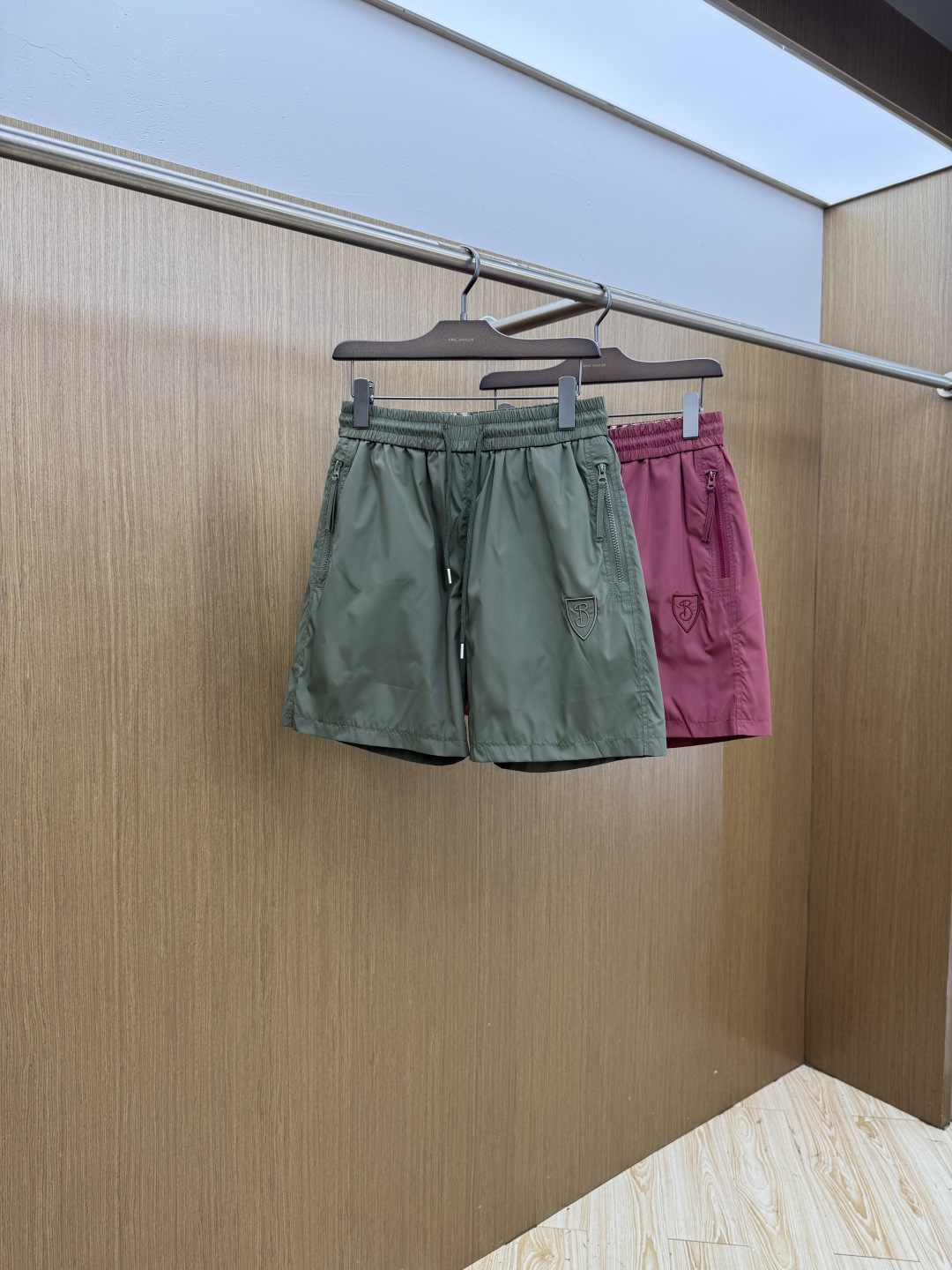 早春 BBR 🔥🔥Ss独家专供新款休闲沙滩短裤🩳高端版本！定制面料 内里纱网 透气舒适度高，细节无可挑剔