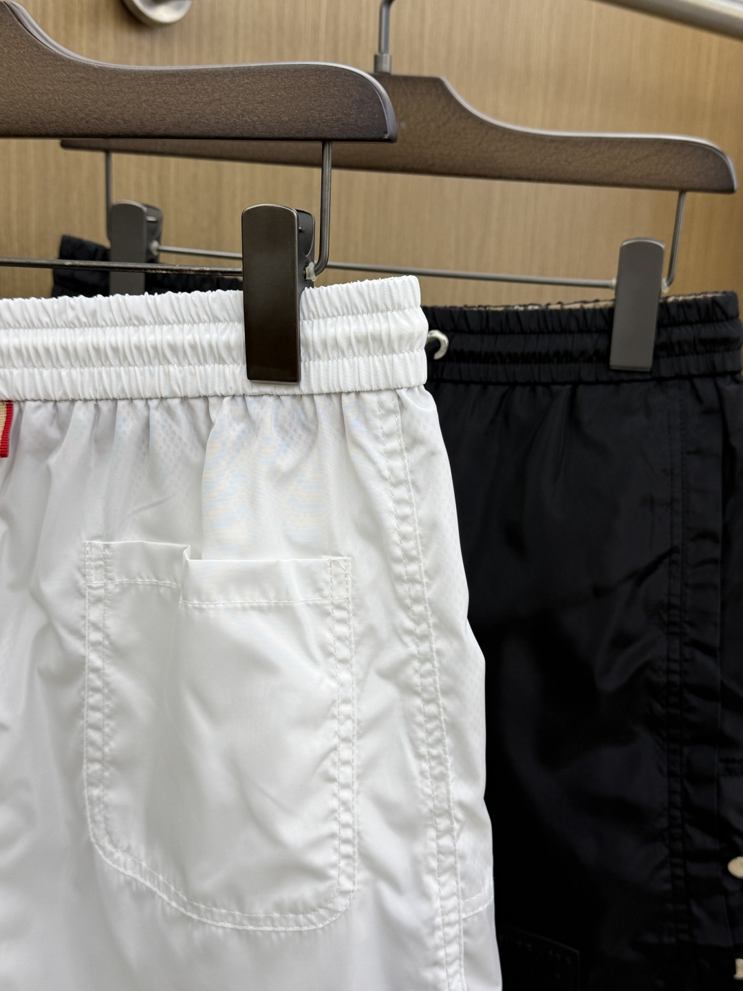 早春 BBR 🔥🔥Ss独家专供新款休闲沙滩短裤🩳高端版本！定制面料 内里纱网 透气舒适度高，细节无可挑剔